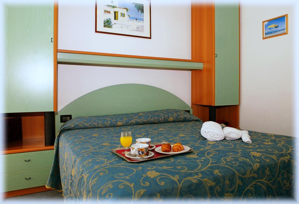 Hotel Derby S リド・ディ・イエゾロ 部屋 写真